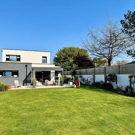 Belle Maison Spacieuse Et Jardin Paysager, Gouesnac'h