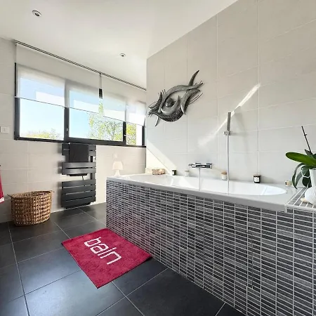 Belle Maison Spacieuse Et Jardin Paysager, Gouesnac'h بيت للعطل Gouesnach