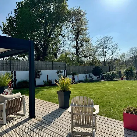 Belle Maison Spacieuse Et Jardin Paysager, Gouesnac'h * Gouesnach